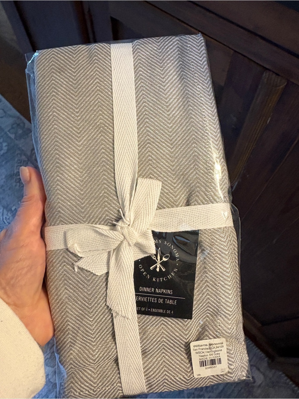 Williams Sonoma Grey Herringbone Dinner Napkins - Neutral Set. NWT 12 total